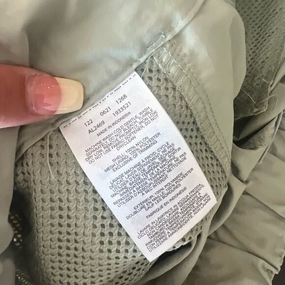 Columbia Women's Nylon Summerdry Cargo Short in Safari Size Large - Picture 7 of 7